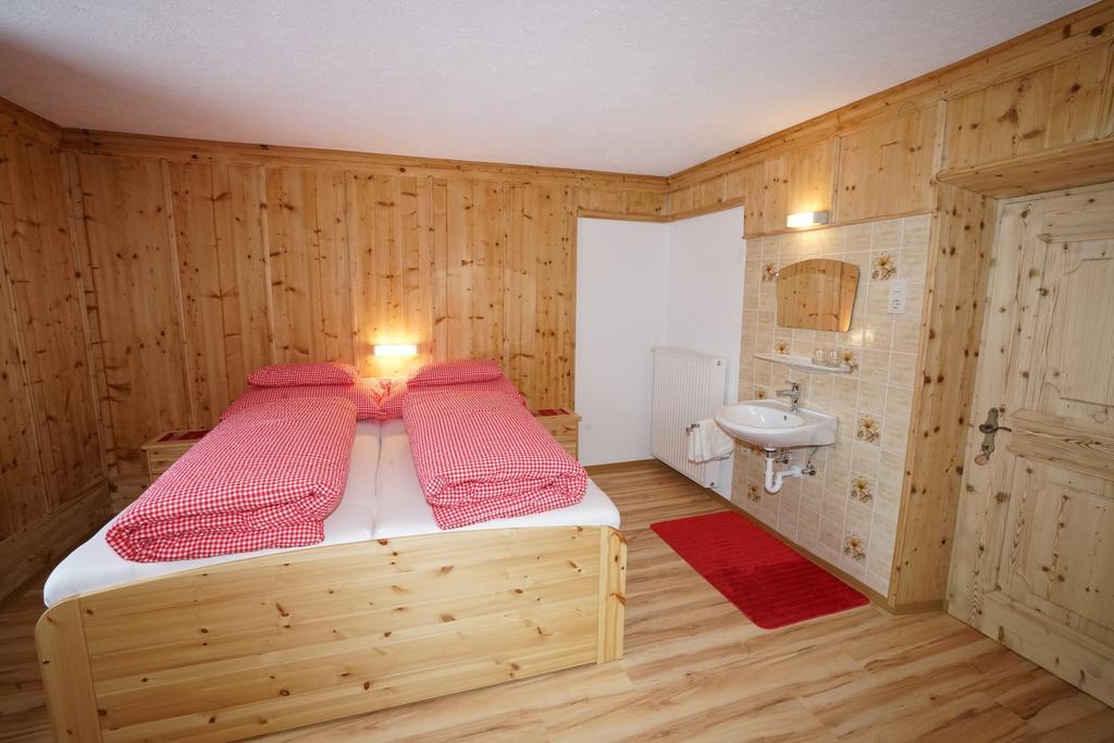 Апартаменти Haus Ruetzbach Нойштіфт-ім-Штубайталь Екстер'єр фото