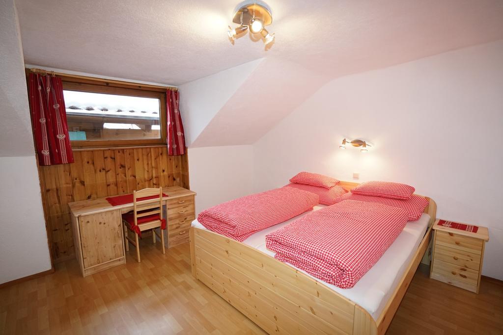 Апартаменти Haus Ruetzbach Нойштіфт-ім-Штубайталь Екстер'єр фото