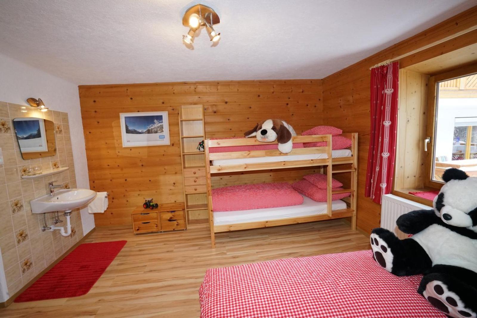 Апартаменти Haus Ruetzbach Нойштіфт-ім-Штубайталь Екстер'єр фото
